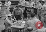 Image Les soldats américains reçoivent un salaire en espèces Japon, 1945, de la seconde 24 séquences d'archives historiques vidéo 65675079538