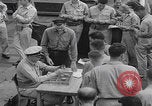 Image Les soldats américains reçoivent un salaire en espèces Japon, 1945, de la seconde 25 séquences d'archives historiques vidéo 65675079538