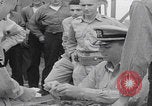 Image Les soldats américains reçoivent un salaire en espèces Japon, 1945, de la seconde 29 séquences d'archives historiques vidéo 65675079538