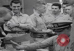 Image Les soldats américains reçoivent un salaire en espèces Japon, 1945, de la seconde 51 séquences d'archives historiques vidéo 65675079538