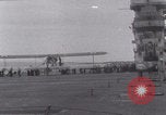 Standbild Flugzeugträger Flugzeug Landung United States USA, 1939, aus Sekunde 32 historischem Filmmaterial Videoclip 65675079548