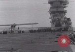 Standbild Flugzeugträger Flugzeug Landung United States USA, 1939, aus Sekunde 34 historischem Filmmaterial Videoclip 65675079548