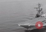 Standbild Vought F-8 Crusader hebt vom Flugzeugträger ab Vietnam, 1965, aus Sekunde 4 historischem Filmmaterial Videoclip 65675079555