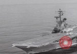 Standbild Vought F-8 Crusader hebt vom Flugzeugträger ab Vietnam, 1965, aus Sekunde 6 historischem Filmmaterial Videoclip 65675079555