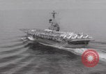 Standbild Vought F-8 Crusader hebt vom Flugzeugträger ab Vietnam, 1965, aus Sekunde 13 historischem Filmmaterial Videoclip 65675079555