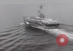 Standbild Vought F-8 Crusader hebt vom Flugzeugträger ab Vietnam, 1965, aus Sekunde 15 historischem Filmmaterial Videoclip 65675079555