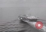 Standbild Vought F-8 Crusader hebt vom Flugzeugträger ab Vietnam, 1965, aus Sekunde 17 historischem Filmmaterial Videoclip 65675079555