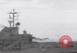 Standbild Vought F-8 Crusader hebt vom Flugzeugträger ab Vietnam, 1965, aus Sekunde 21 historischem Filmmaterial Videoclip 65675079555