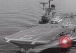 Standbild Vought F-8 Crusader hebt vom Flugzeugträger ab Vietnam, 1965, aus Sekunde 27 historischem Filmmaterial Videoclip 65675079555