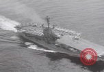 Standbild Vought F-8 Crusader hebt vom Flugzeugträger ab Vietnam, 1965, aus Sekunde 42 historischem Filmmaterial Videoclip 65675079555