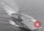 Standbild Vought F-8 Crusader hebt vom Flugzeugträger ab Vietnam, 1965, aus Sekunde 46 historischem Filmmaterial Videoclip 65675079555