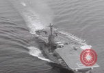 Standbild Vought F-8 Crusader hebt vom Flugzeugträger ab Vietnam, 1965, aus Sekunde 47 historischem Filmmaterial Videoclip 65675079555
