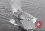 Standbild Vought F-8 Crusader hebt vom Flugzeugträger ab Vietnam, 1965, aus Sekunde 48 historischem Filmmaterial Videoclip 65675079555
