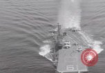 Standbild Vought F-8 Crusader hebt vom Flugzeugträger ab Vietnam, 1965, aus Sekunde 50 historischem Filmmaterial Videoclip 65675079555