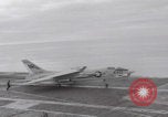 Standbild Aktion auf dem Flugdeck der USS Hancock Vietnam, 1965, aus Sekunde 6 historischem Filmmaterial Videoclip 65675079557