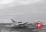 Standbild Aktion auf dem Flugdeck der USS Hancock Vietnam, 1965, aus Sekunde 12 historischem Filmmaterial Videoclip 65675079557