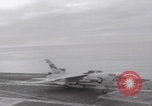 Standbild Aktion auf dem Flugdeck der USS Hancock Vietnam, 1965, aus Sekunde 13 historischem Filmmaterial Videoclip 65675079557