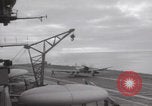 Standbild Aktion auf dem Flugdeck der USS Hancock Vietnam, 1965, aus Sekunde 24 historischem Filmmaterial Videoclip 65675079557