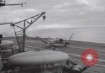 Standbild Aktion auf dem Flugdeck der USS Hancock Vietnam, 1965, aus Sekunde 28 historischem Filmmaterial Videoclip 65675079557