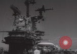 Standbild Aktion auf dem Flugdeck der USS Hancock Vietnam, 1965, aus Sekunde 41 historischem Filmmaterial Videoclip 65675079557