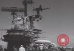 Standbild Aktion auf dem Flugdeck der USS Hancock Vietnam, 1965, aus Sekunde 43 historischem Filmmaterial Videoclip 65675079557