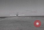 Standbild Aktion auf dem Flugdeck der USS Hancock Vietnam, 1965, aus Sekunde 55 historischem Filmmaterial Videoclip 65675079557