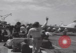 Standbild Aktion auf dem Flugdeck der USS Hancock Vietnam, 1965, aus Sekunde 59 historischem Filmmaterial Videoclip 65675079557