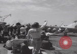 Standbild Aktion auf dem Flugdeck der USS Hancock Vietnam, 1965, aus Sekunde 60 historischem Filmmaterial Videoclip 65675079557