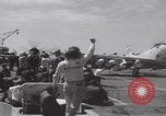 Standbild Aktion auf dem Flugdeck der USS Hancock Vietnam, 1965, aus Sekunde 61 historischem Filmmaterial Videoclip 65675079557