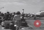 Standbild Aktion auf dem Flugdeck der USS Hancock Vietnam, 1965, aus Sekunde 62 historischem Filmmaterial Videoclip 65675079557