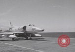 Standbild Flugzeugträger USS Hancock im Vietnamkrieg Vietnam, 1965, aus Sekunde 9 historischem Filmmaterial Videoclip 65675079558