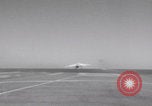 Standbild Flugzeugträger USS Hancock im Vietnamkrieg Vietnam, 1965, aus Sekunde 28 historischem Filmmaterial Videoclip 65675079558