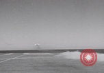Standbild Flugzeugträger USS Hancock im Vietnamkrieg Vietnam, 1965, aus Sekunde 33 historischem Filmmaterial Videoclip 65675079558