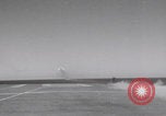 Standbild Flugzeugträger USS Hancock im Vietnamkrieg Vietnam, 1965, aus Sekunde 34 historischem Filmmaterial Videoclip 65675079558
