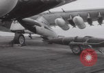 Standbild Flugzeugträger USS Hancock im Vietnamkrieg Vietnam, 1965, aus Sekunde 41 historischem Filmmaterial Videoclip 65675079558