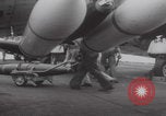 Standbild Flugzeugträger USS Hancock im Vietnamkrieg Vietnam, 1965, aus Sekunde 46 historischem Filmmaterial Videoclip 65675079558