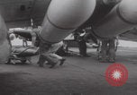 Standbild Flugzeugträger USS Hancock im Vietnamkrieg Vietnam, 1965, aus Sekunde 47 historischem Filmmaterial Videoclip 65675079558