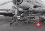 Standbild Flugzeugträger USS Hancock im Vietnamkrieg Vietnam, 1965, aus Sekunde 52 historischem Filmmaterial Videoclip 65675079558