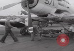 Standbild Flugzeugträger USS Hancock im Vietnamkrieg Vietnam, 1965, aus Sekunde 53 historischem Filmmaterial Videoclip 65675079558
