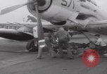 Standbild Flugzeugträger USS Hancock im Vietnamkrieg Vietnam, 1965, aus Sekunde 55 historischem Filmmaterial Videoclip 65675079558
