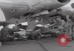 Standbild Vietnamkrieg Flugzeugträger USS Hancock Vietnam, 1965, aus Sekunde 52 historischem Filmmaterial Videoclip 65675079559