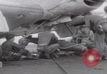 Standbild Vietnamkrieg Flugzeugträger USS Hancock Vietnam, 1965, aus Sekunde 54 historischem Filmmaterial Videoclip 65675079559