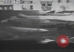 Standbild Brand der USS Forrestal im Golf von Tonkin Golf von Tonkin, Vietnam, 1967, aus Sekunde 6 historischem Filmmaterial Videoclip 65675079560