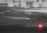 Standbild Brand der USS Forrestal im Golf von Tonkin Golf von Tonkin, Vietnam, 1967, aus Sekunde 49 historischem Filmmaterial Videoclip 65675079560