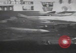 Standbild Brand der USS Forrestal im Golf von Tonkin Golf von Tonkin, Vietnam, 1967, aus Sekunde 59 historischem Filmmaterial Videoclip 65675079560