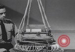 Standbild Komponenten der japanischen Fu-Go-Papierballonbombe United States USA, 1944, aus Sekunde 8 historischem Filmmaterial Videoclip 65675079565