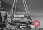 Standbild Komponenten der japanischen Fu-Go-Papierballonbombe United States USA, 1944, aus Sekunde 10 historischem Filmmaterial Videoclip 65675079565
