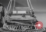 Standbild Komponenten der japanischen Fu-Go-Papierballonbombe United States USA, 1944, aus Sekunde 13 historischem Filmmaterial Videoclip 65675079565