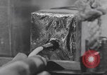 Standbild Komponenten der japanischen Fu-Go-Papierballonbombe United States USA, 1944, aus Sekunde 17 historischem Filmmaterial Videoclip 65675079565