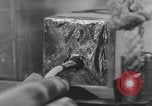 Standbild Komponenten der japanischen Fu-Go-Papierballonbombe United States USA, 1944, aus Sekunde 18 historischem Filmmaterial Videoclip 65675079565